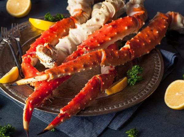 Prepare crab cakes, feast on snow crab legs, or enjoy crab-stuffed mushrooms thanks to the selection of crab offered by Oceanside Seafood. Finding high-quality seafood is essential to creating food that is delicious and safe.